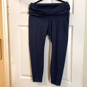 NIKE polka dotted leggings